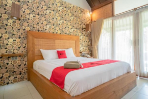 Отель RedDoorz Plus @ Raya Senggigi Lombok  Batu Layar